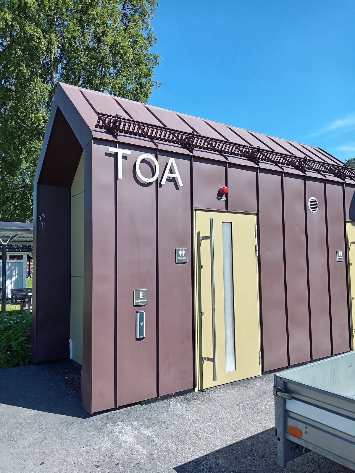 Sorsele rastplats vid E45 i Västerbotten med utsikt över skog och natur nära Vindelälven.